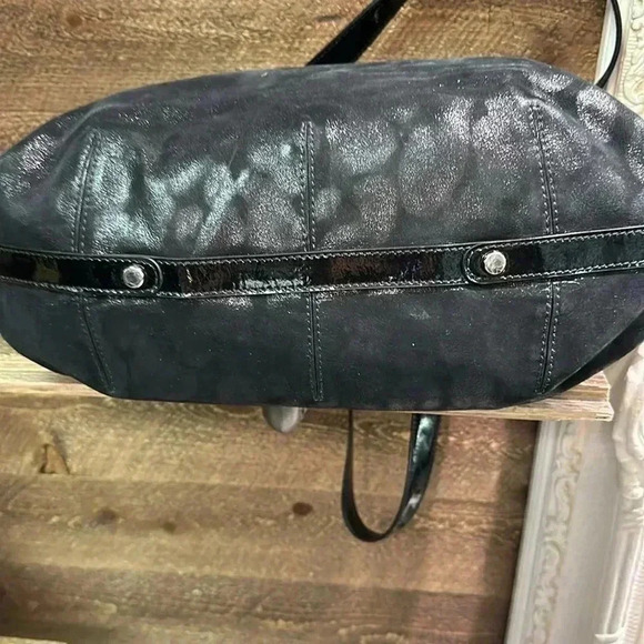 COLE HAAN SUPER SOFT SUEDE AND PATENT LEATHER SHOULDER BAG - Picture 8 of 14